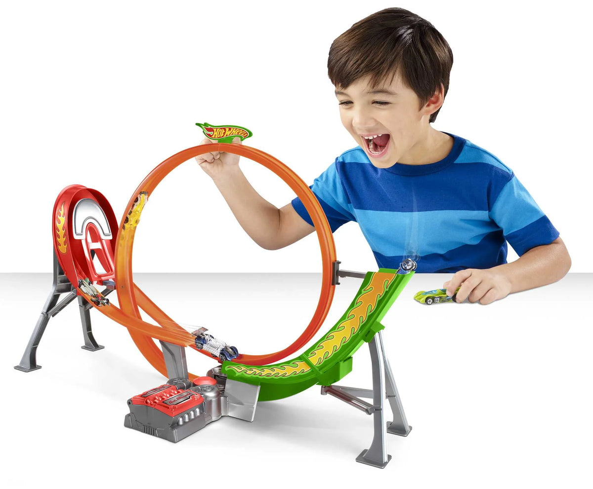 Hot Wheels Motorized Raceway Track Set with 5 Cars Y114796