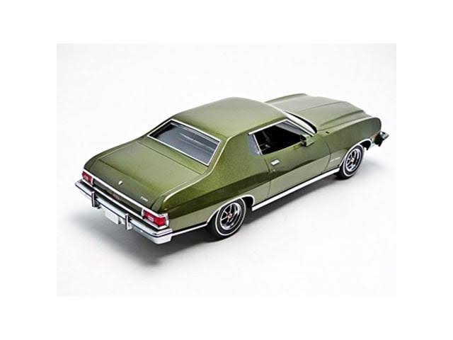 1976 Ford Gran Torino Metallic Vehicle 1:18 Scale Dark Green X405584
