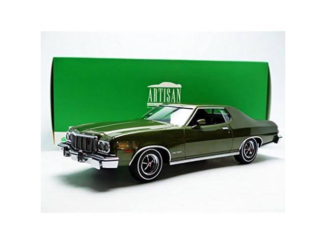 1976 Ford Gran Torino Metallic Vehicle 1:18 Scale Dark Green X405584