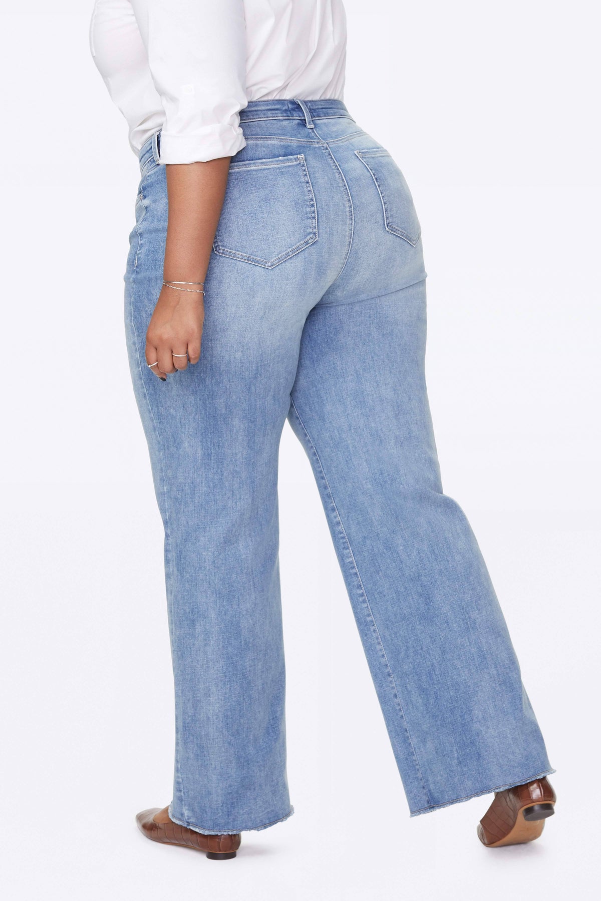 Wide Leg Fray Hem Jeans, Size 28 W I607555
