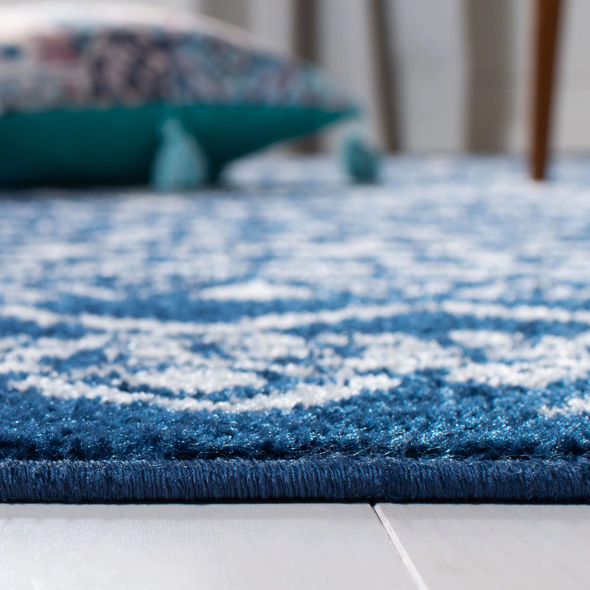 Navy Ivory 2' x 7' Runner Rug V454