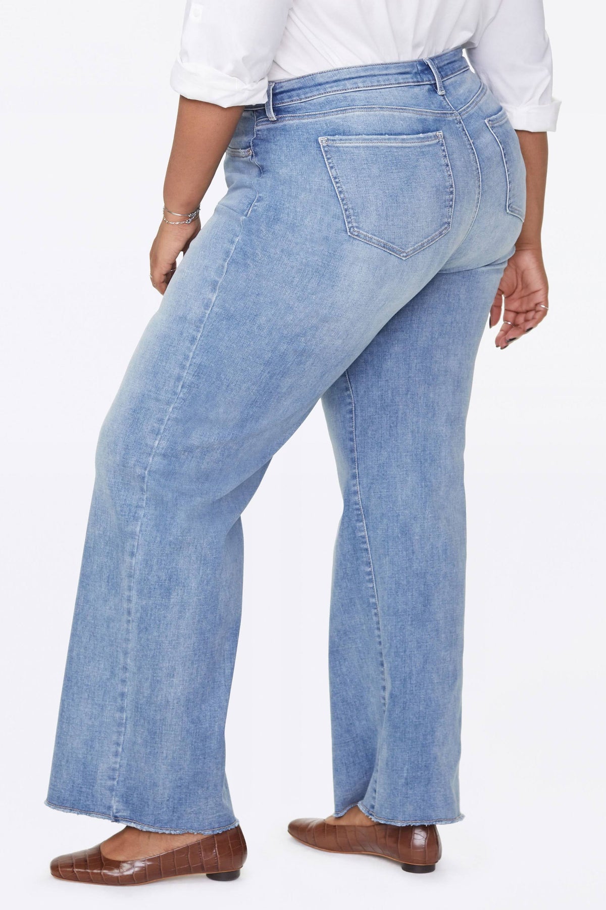 Wide Leg Fray Hem Jeans, Size 28 W I607555