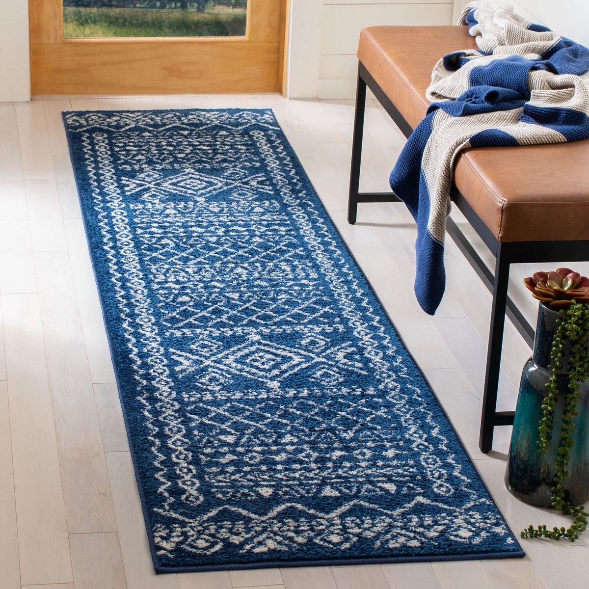 Navy Ivory 2' x 7' Runner Rug V454